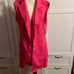 Women vest. Pink like new.